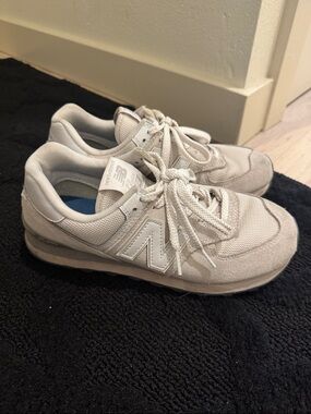 New Balance 574  nimbus cloud and white